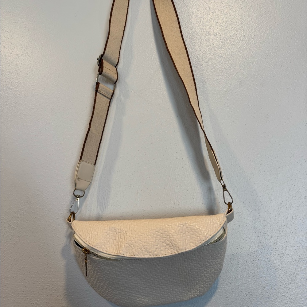 Elegant Cream Shoulder Bag